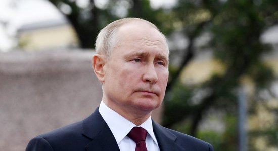 Владимир Путин подписал новый закон об "иноагентах"