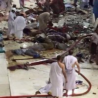 Traģēdija Mekā: uzgāžoties ceļamkrānam Lielajai mošejai, bojā gājuši vismaz 107 cilvēki