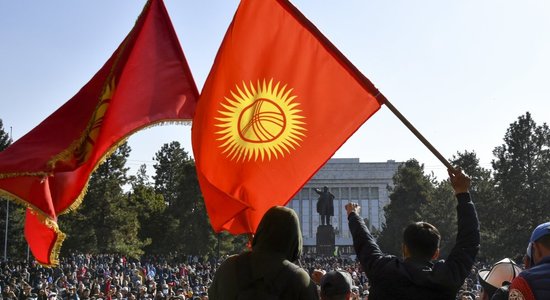Премьер-министр Киргизии перенял обязанности президента страны