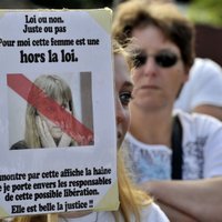 Beļģijā simtiem cilvēku protestē pret bērnu slepkavas bijušās sievas atbrīvošanu (precizēta)