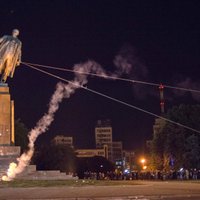 Foto: Ukrainā trīs gadu laikā demontēti 1018 ļeņinekļi