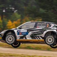 Nordstrands pārspēj Sesku cīņā par uzvaru asfalta seguma rallijsprintā 'Latvija'