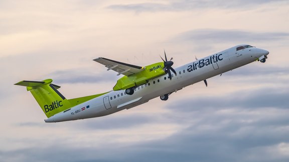 airbaltic, bombardier, Q400-10