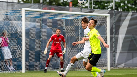 RFS futbolisti sagrauj "Grobiņu"