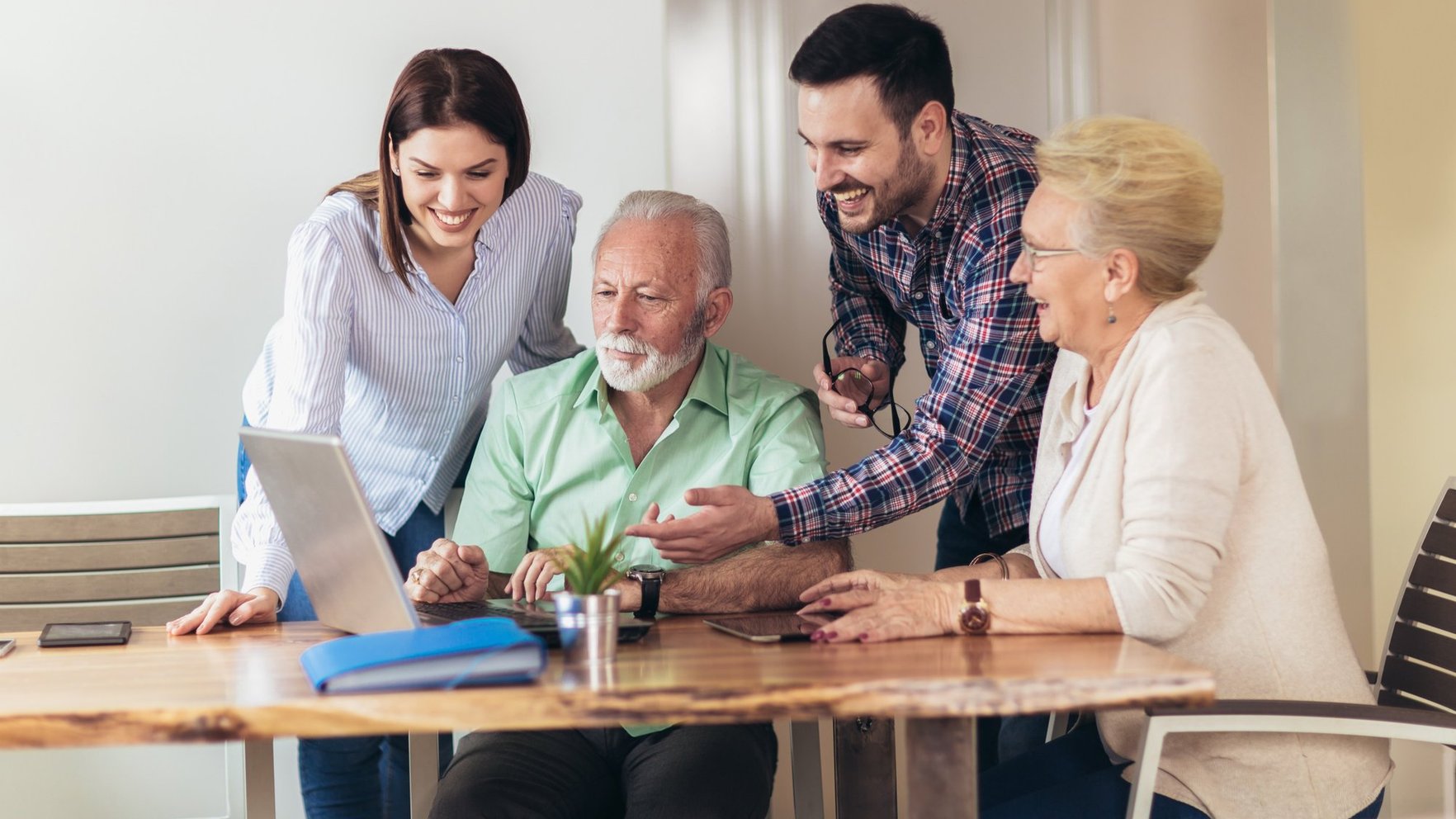 Pensionēsies vairāk, strādās mazāk – pētnieks iezīmē nākotnes spiedienu uz pensiju sistēmu
