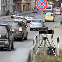 Iedzīvotāju iniciatīva 'Fotoradari 15+' sasniedz Saeimu