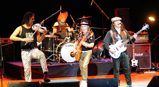 Britu grupa 'Slade' uz Latviju vedīs īstu septiņdesmito gadu roku
