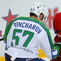 KHL uz trim spēlēm diskvalificē Maskavas 'Spartak' aizsargu Gončarovu