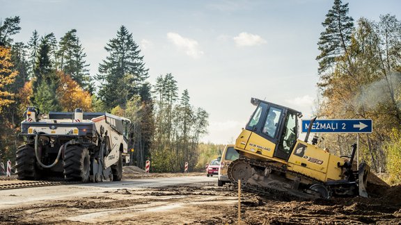 Būvdarbi uz Vidzemes šosejas pie Bērzkroga