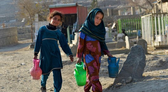 2024. gadā 3 no 10 bērniem Afganistānā piedzīvos badu, prognozē organizācija