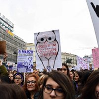 Foto: Sievietes Spānijā streiko un piedalās demonstrācijās