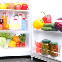 Kā novērst nepatīkamu aromātu ledusskapī?