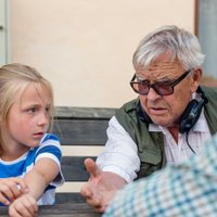 'Vectēvs, kas bīstamāks par datoru' – otrā skatītākā filma Latvijā pērn