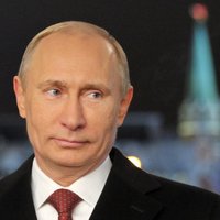 Putins Jaungada uzrunā pateicas krieviem par valsts interešu aizstāvību