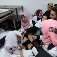 Izraēlas drošības spēki uz Gazas joslas nošāvuši palestīniešu medmāsu