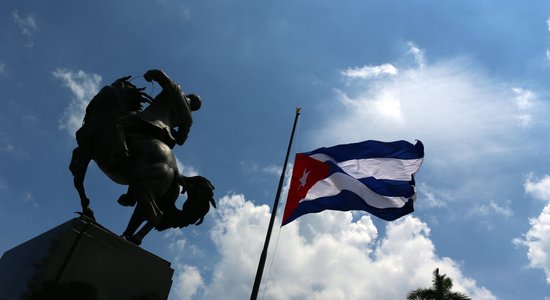 "Поворотный момент". Кубинцам разрешили открывать малые и средние частные предприятия