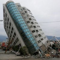 Taivāna pēc spēcīgās zemestrīces piedzīvo pēcgrūdienus; turpinās glābšana