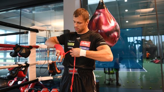 Bokss, Mairis Briedis atklātajā treniņā pirms cīņas Liverpūlē  - 2