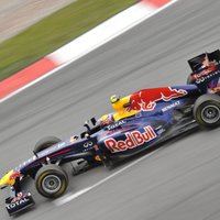 'Red Bull' izcīna dubultuzvaru Malaizijas GP