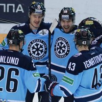 KHL čempioni 'Metallurg' Gagarina kausa ceturtdaļfinālā piedzīvo vēl vienu zaudējumu 'Sibirj'