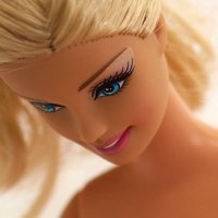 Полиция нравов Ирана запретила продажу кукол Барби