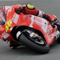 Valentīno Rosi pamet 'Ducati' un pievienojas 'Yamaha'