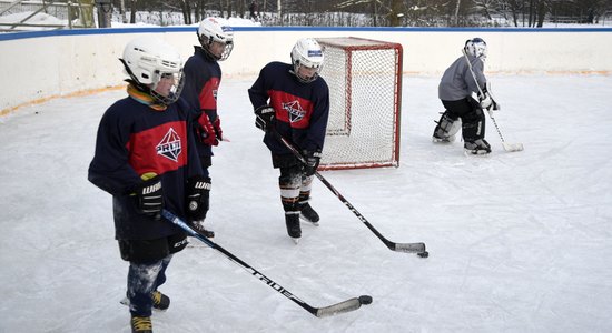 В Юрмальской спортивной школе закроют секции хоккея и фигурного катания