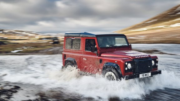 Land Rover Defender Works V8