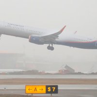 'Aeroflot' masku nelicējus sēdinās lidmašīnu pakaļgalā