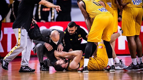 Jānis Strēlnieks, basketbols, AEK