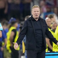 VAR grauj futbolu, pikts Nīderlandes treneris Ronalds Kūmans