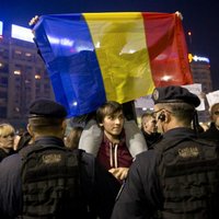 Pēc traģiskā ugunsgrēka un protestiem Rumānijas premjers atkāpjas no amata