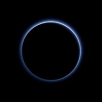 NASA опубликовало уникальные фото голубого неба Плутона