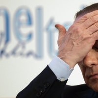 Берлускони исключили из сената Италии