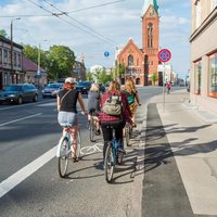 Apvienība 'Pilsēta cilvēkiem': Kāpēc Brīvības ielā nepieciešamas velojoslas?