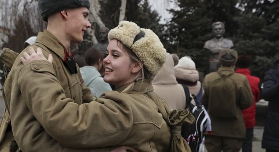 Krievija armijas rindas plāno papildināt ar 400 000 līgumkaravīru