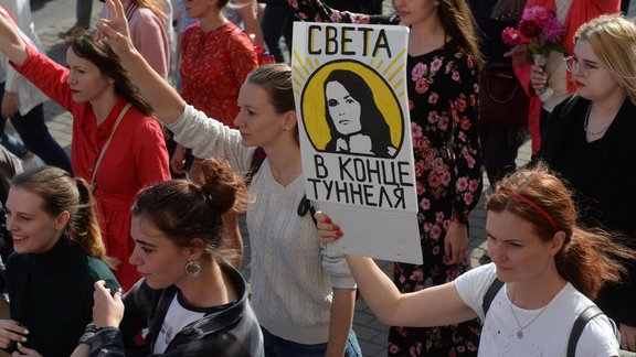 Baltkrievijā policija aiztur vairākus desmitus sieviešu demonstrāciju dalībnieču - 3