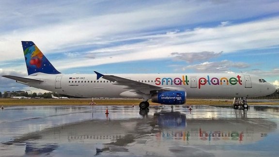 facebook.com/SmallPlanetAirlines