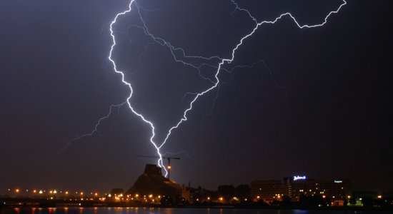 Fotogrāfs no Latvijas, kurš 'medī' vētras un mieru