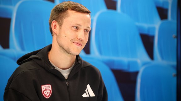 "Nedomāju, ka viņš jāsauc par okupantu" – Ikaunieks par skandālā ierauto komandas biedru
