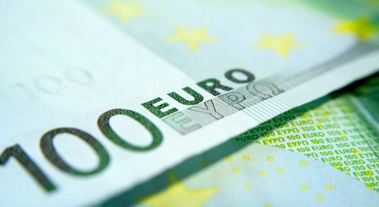 Латвийцы обменяли в банках на евро 276 млн. латов