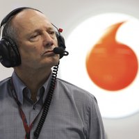 Rons Deniss atgriezies pie F-1 komandas 'McLaren' grožiem