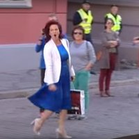 ВИДЕО: Шутники сделали еще одну пародию на "песню" Солвиты Аболтини