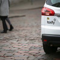 'Taxify' kompensēs dārgos Jaungada nakts braucienus