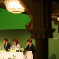 'Vienotības' iekšējās cīņas: partijas politika atbaida domājošos, uzskata Egliņš