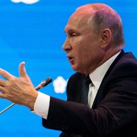 Pasaulē pastiprinās kodolkara briesmu nenovērtēšanas tendence, brīdina Putins