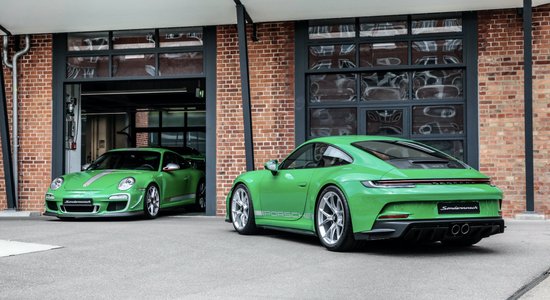 'Porsche' būtiski kāpinājis '911' un 'Taycan' modeļu realizāciju