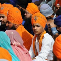 Sikhi Eiropā rīko masu demonstrācijas; prasa atcelt turbānu pārbaudes