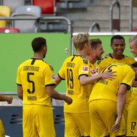 Brauts-Holanns izglābj 'Borussia' no svarīgu punktu zaudēšanas Diseldorfā