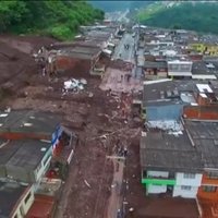 Drona video: Zemes nogruvumi posta Kolumbijas pilsētu